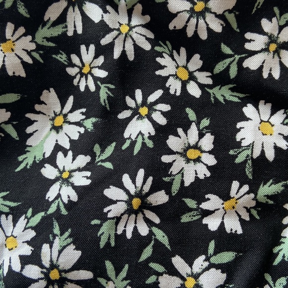 pacsun lottie moss tie back woven top in black and floral print - Picture 6 of 8